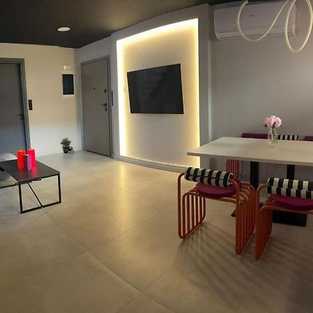 Pop Art Maisonette ヨアニナ エクステリア 写真